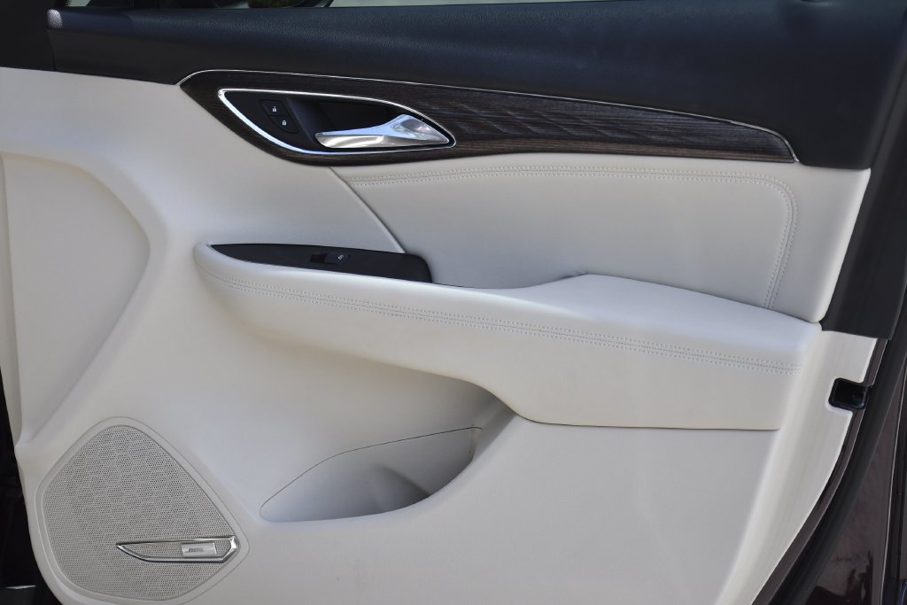 Used 2022 Buick Envision Avenir w/ Technology Package II FWD image 29