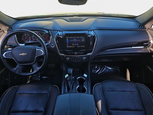 Used 2023 Chevrolet Traverse Premier image 10