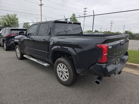 Used 2025 Toyota Tacoma SR5 AWD/4WD image 7
