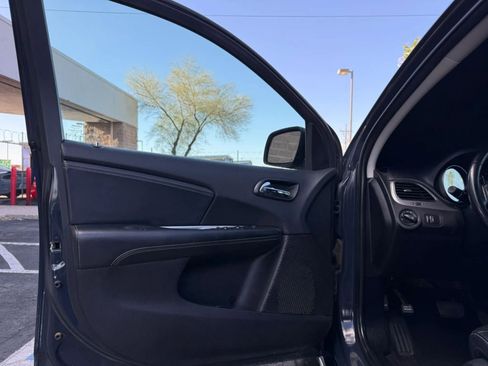 Used 2017 Dodge Journey Crossroad image 36