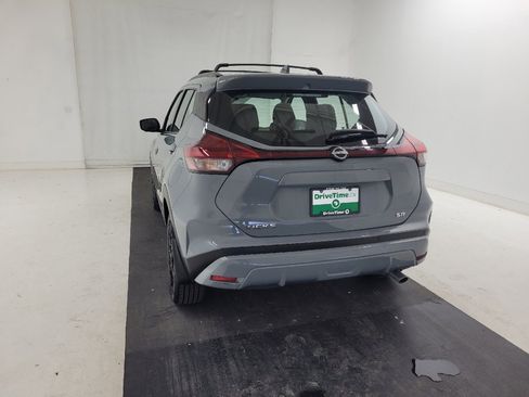 Used 2022 Nissan Kicks SR w/ Interior Electronics Package FWD image 6