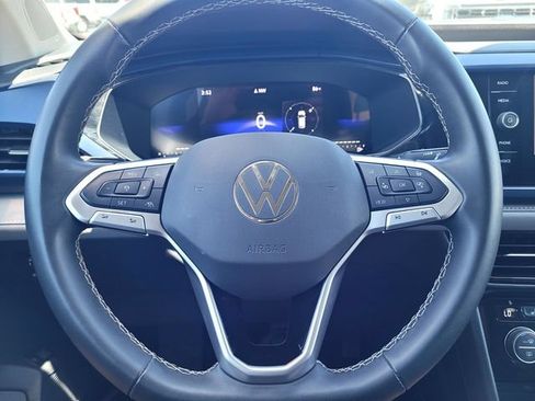 Used 2024 Volkswagen Taos SE FWD image 25