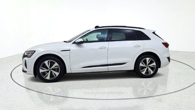 Used 2024 Audi Q8 e-tron Premium AWD/4WD image 4