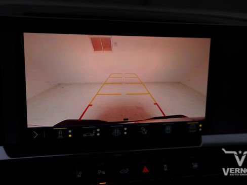 Used 2024 Chevrolet Silverado 3500 LTZ w/ LTZ Convenience Package image 29