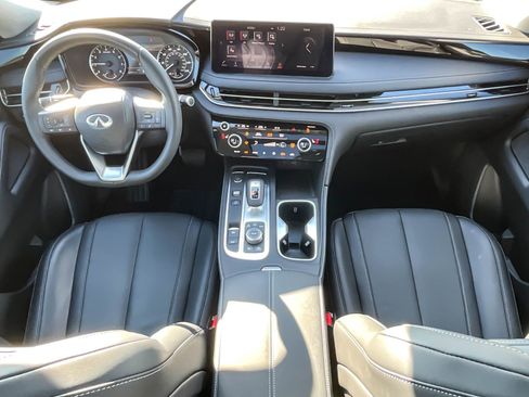 Certified 2025 INFINITI QX60 Pure image 12