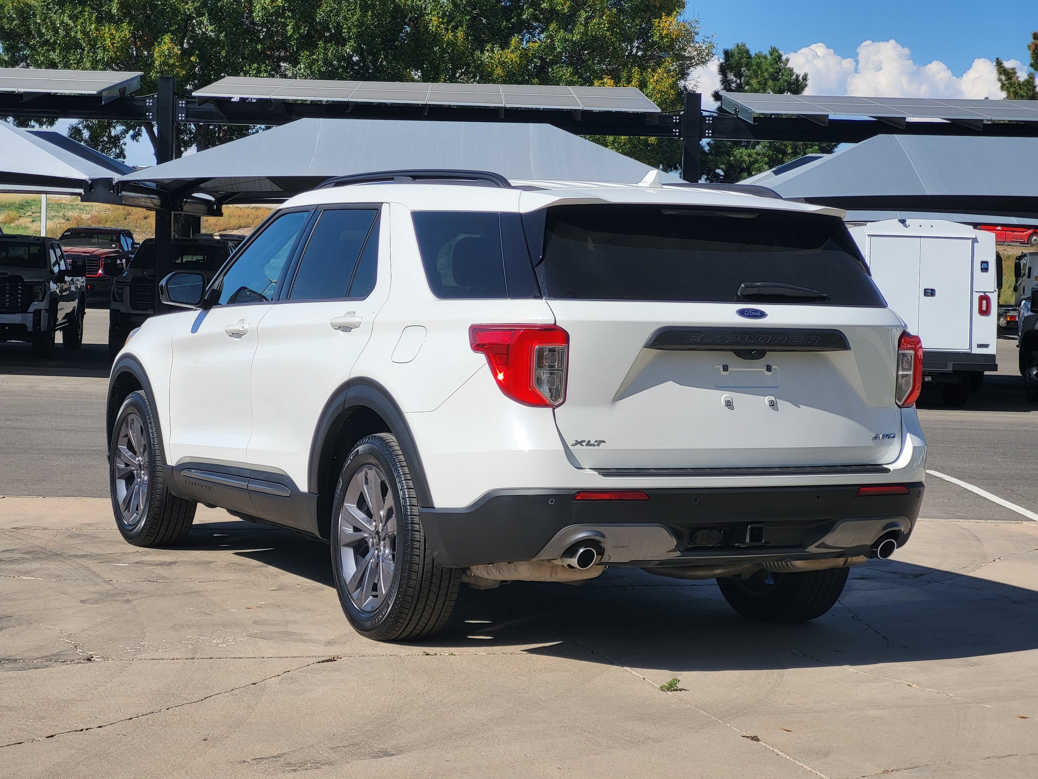 Used 2024 Ford Explorer XLT w/ Equipment Group 202A AWD/4WD image 3