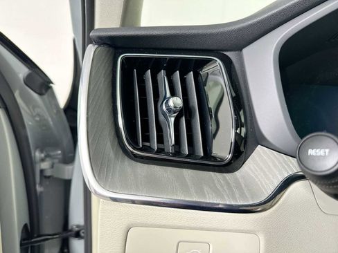 Used 2025 Volvo XC60 B5 Plus w/ Protection Package Premier image 10