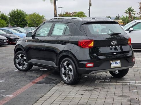 New 2025 Hyundai Venue SEL image 5