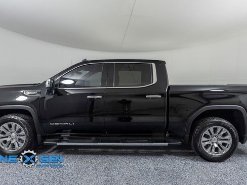 Used 2025 GMC Sierra 1500 Denali w/ Technology Package AWD/4WD image 4