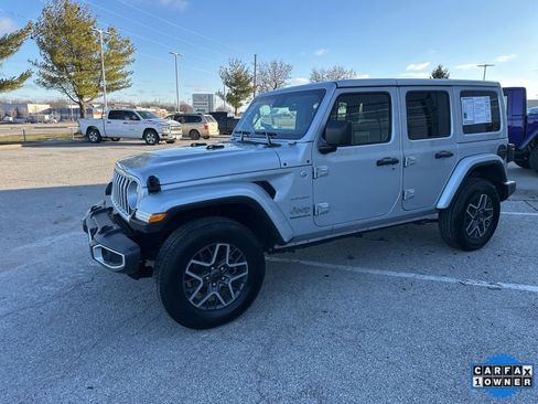 Used 2024 Jeep Wrangler Sahara image 13