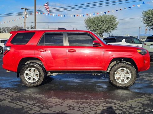 Used 2022 Toyota 4Runner SR5 image 7