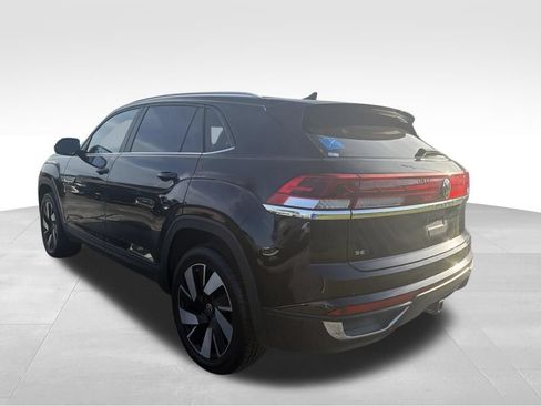 Used 2025 Volkswagen Atlas Cross Sport SE FWD image 26