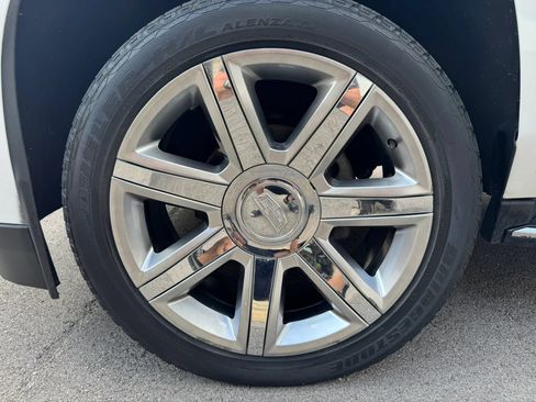 Used 2018 Cadillac Escalade ESV Luxury AWD/4WD image 80