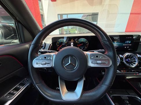 Used 2022 Mercedes-Benz GLB 250 image 27