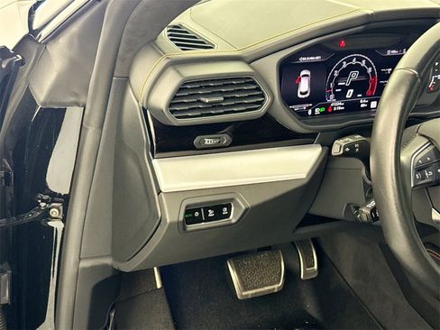Used 2023 Lamborghini Urus S image 10