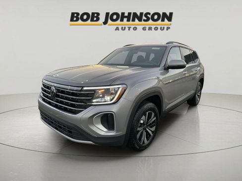 New 2026 Volkswagen Atlas SE image 3