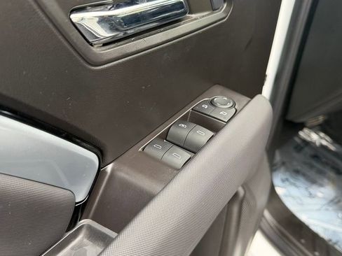 Used 2024 Chevrolet Colorado Z71 w/ Z71 Convenience Package 2 image 15