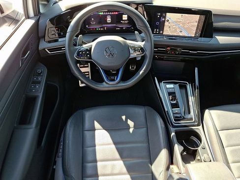 Used 2024 Volkswagen Golf R image 12