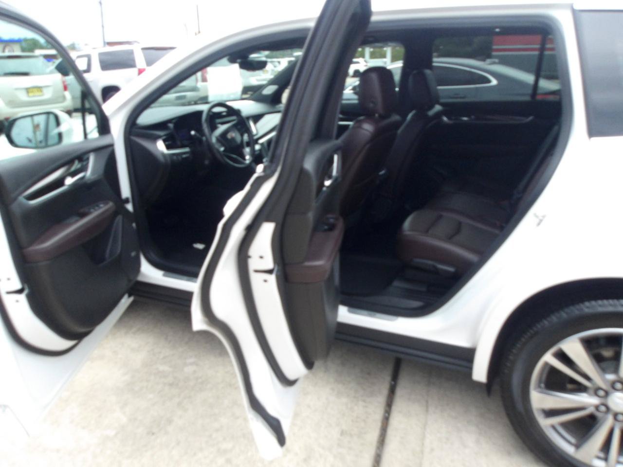 Used 2021 Cadillac XT6 Premium Luxury FWD image 15