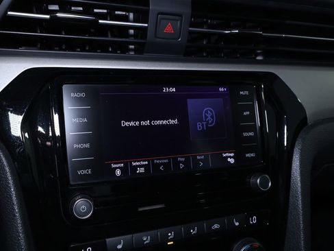 Used 2021 Volkswagen Passat 2.0T SE image 26