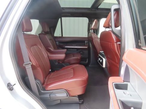 Used 2023 Ford Expedition Limited AWD/4WD image 32