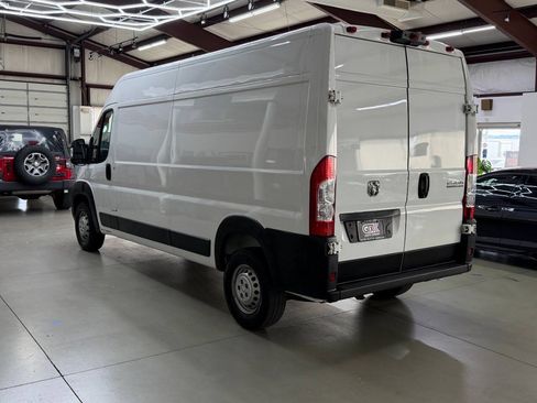 Used 2025 RAM ProMaster 2500 w/ Convenience Group FWD image 4