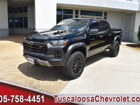 Used 2024 Chevrolet Colorado Trail Boss w/ Advanced Trailering Package AWD/4WD image 5
