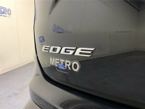 Used 2020 Ford Edge ST-Line w/ Cold Weather Package image 18