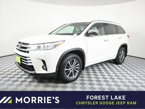 Used 2018 Toyota Highlander XLE image 1