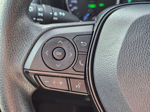Used 2021 Toyota RAV4 XLE AWD/4WD image 25