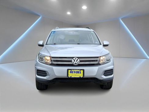 Used 2017 Volkswagen Tiguan Limited w/ Premium Package AWD/4WD image 2