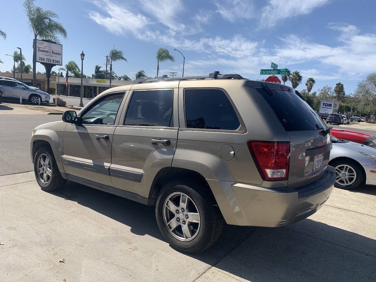 Used 2005 Jeep Grand Cherokee Laredo w/ Cargo Convenience Group RWD image 2
