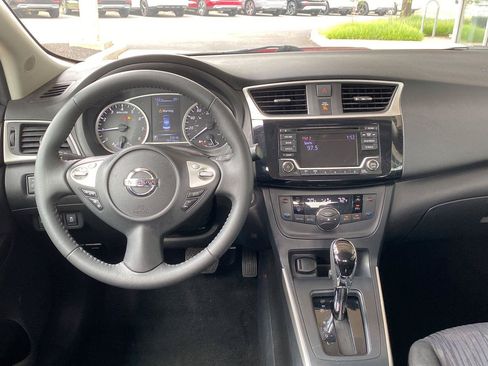 Used 2018 Nissan Sentra SV FWD image 13