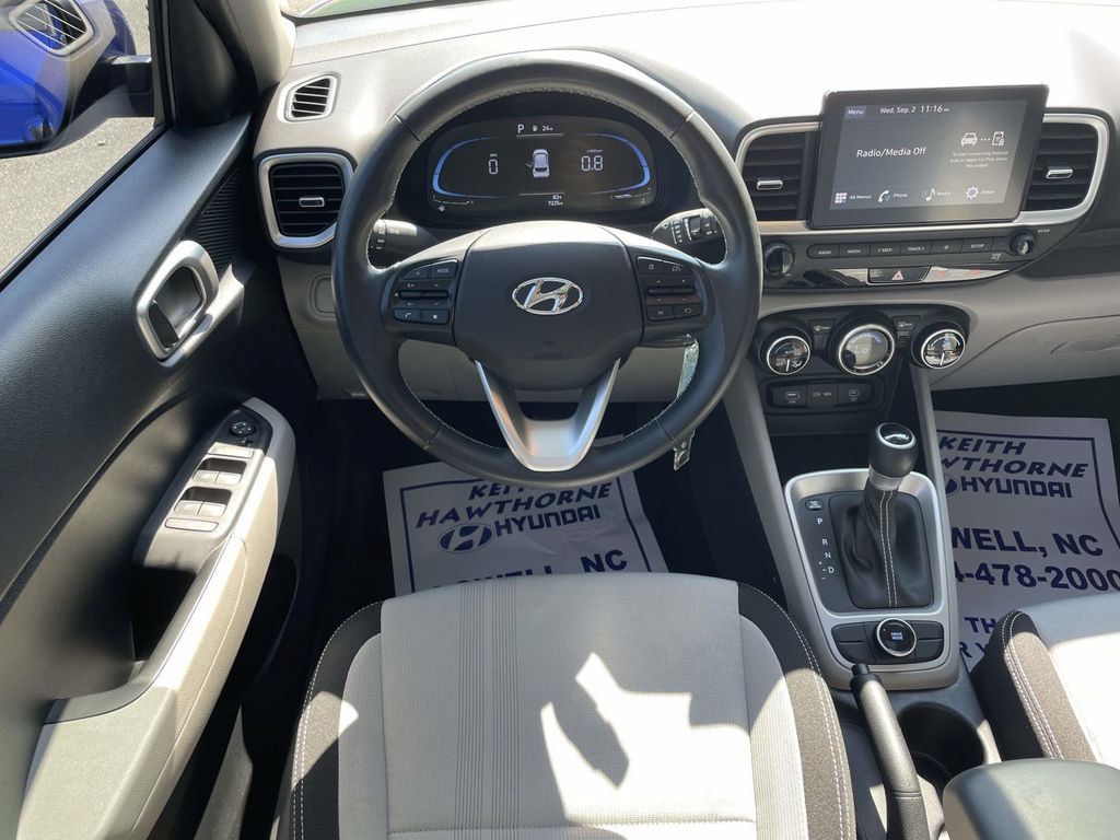 Certified 2023 Hyundai Venue SEL FWD image 11