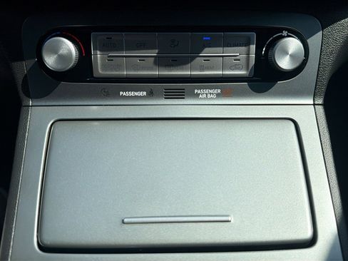 Certified 2023 Hyundai Kona SEL FWD image 24