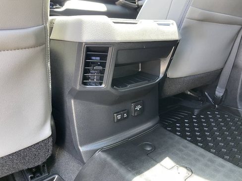 Used 2023 Toyota Tundra Limited AWD/4WD image 31