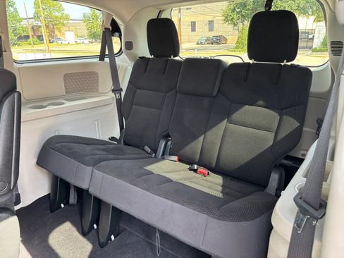 Used 2018 Dodge Grand Caravan SE w/ UConnect Hands-Free Group FWD image 49