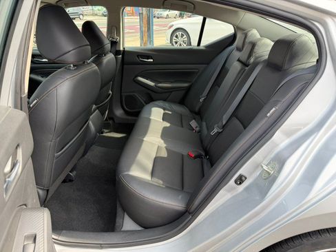Used 2020 Nissan Altima 2.5 SR FWD image 9