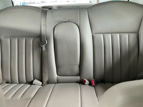 Used 2007 Lincoln Town Car Signature RWD image 10