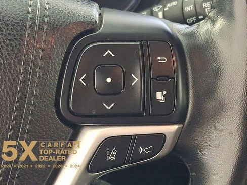 Certified 2018 Toyota Highlander Limited Platinum image 28
