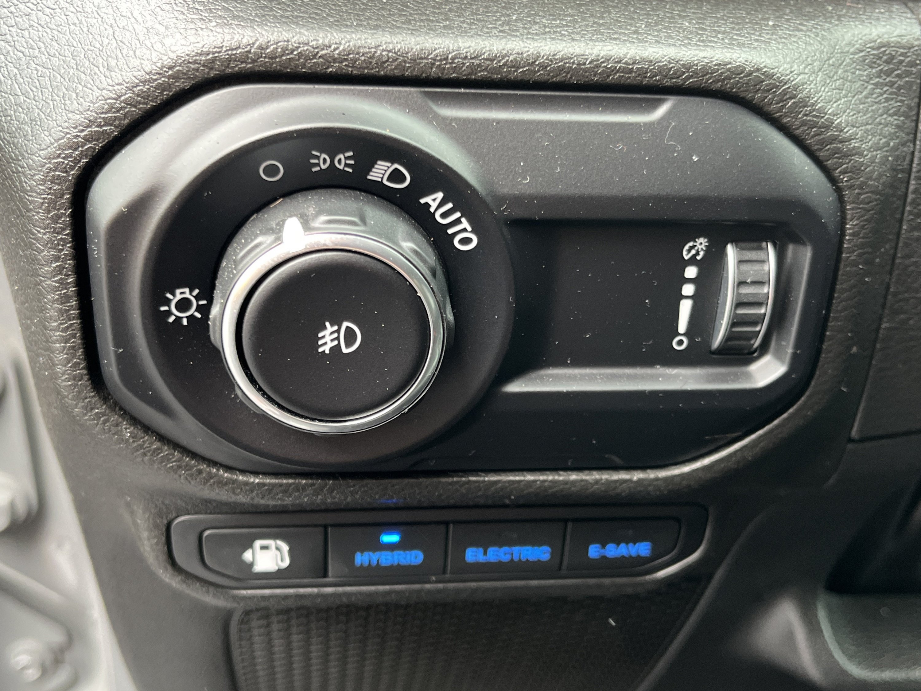 Used 2023 Jeep Wrangler Unlimited Sahara AWD/4WD image 20