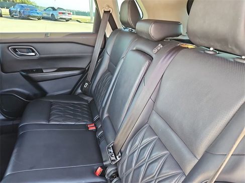 Used 2021 Nissan Rogue Platinum image 13