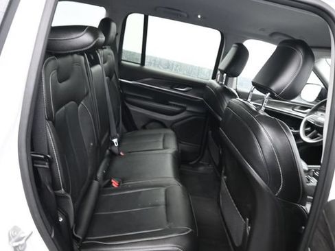 Used 2023 Jeep Grand Cherokee Limited AWD/4WD image 8