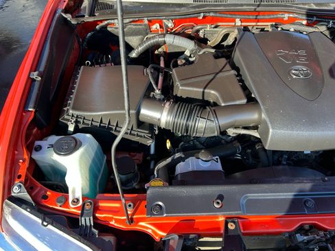 Used 2016 Toyota Tacoma SR5 image 15