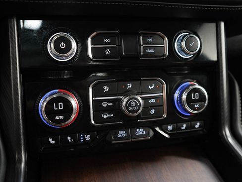 Used 2024 GMC Yukon XL Denali Ultimate AWD/4WD image 26