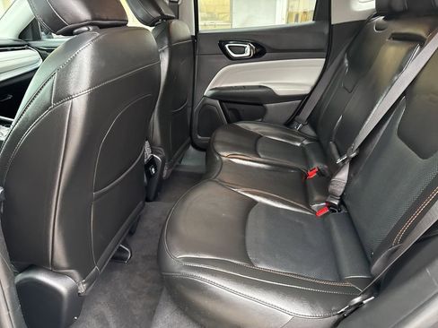 Used 2022 Jeep Compass Limited image 23