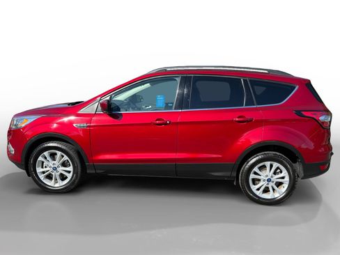 Used 2017 Ford Escape SE w/ Equipment Group 201A AWD/4WD image 2