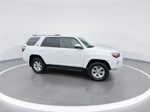 Used 2019 Toyota 4Runner SR5 AWD/4WD image 2