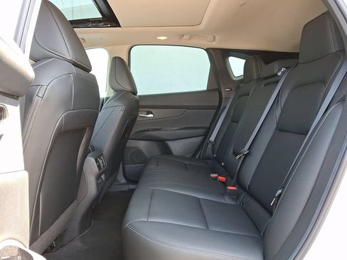 Certified 2025 Nissan Murano SL w/ Cargo Package AWD/4WD image 11