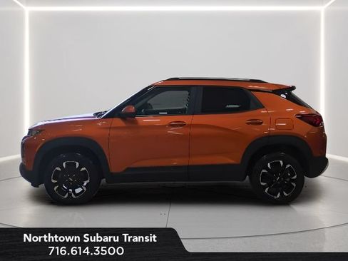 Used 2022 Chevrolet TrailBlazer LT AWD/4WD image 2